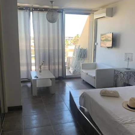 Naturiste Cap D'agde Heliopolis C 39